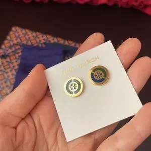 激安 Tory Burch★Split Circle Enamel Stud Earring 88333 Tory Burch Split Circle Enamel Stud Earring 88333 Ivory/New